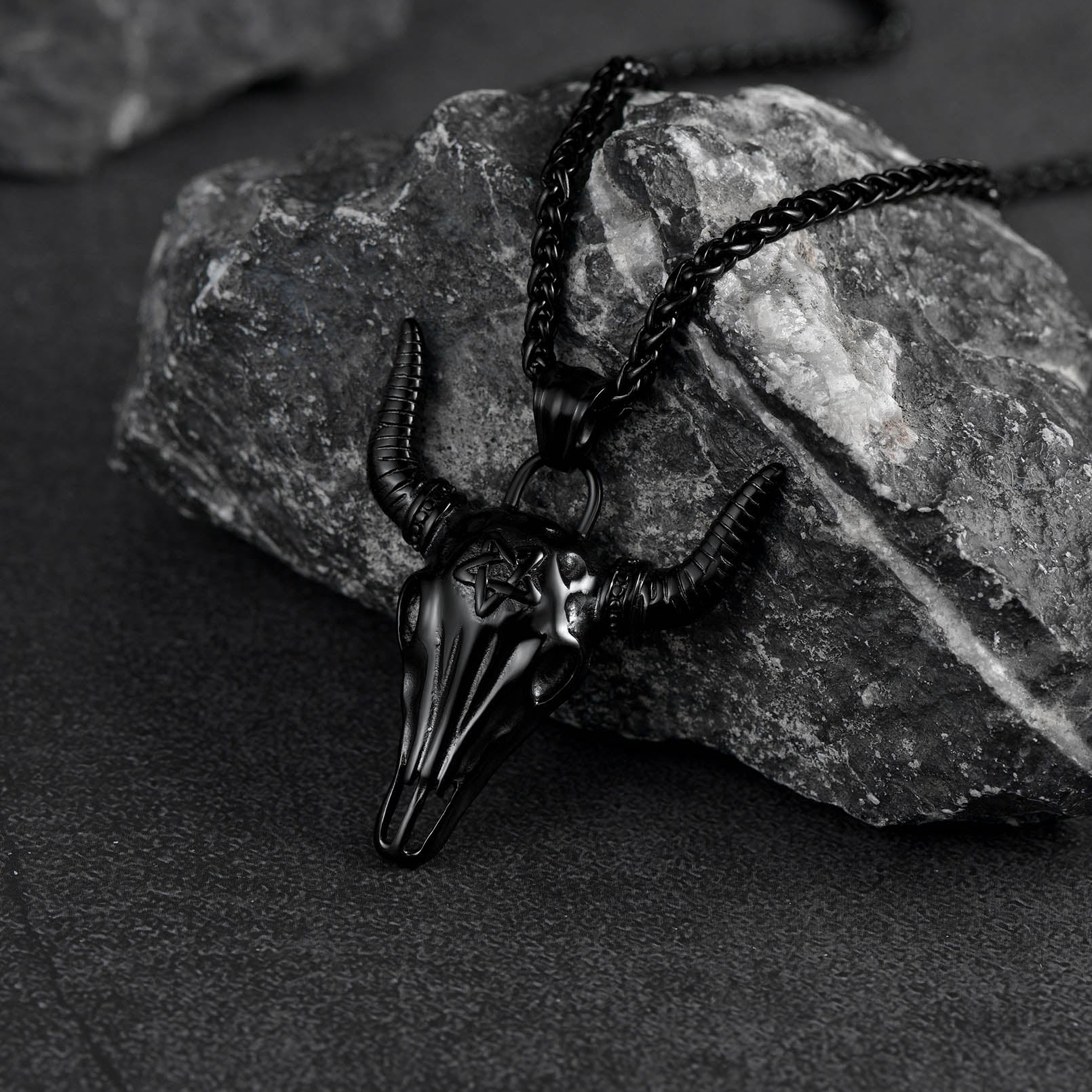 Flash Sale Satanic Bull Cow Skull Necklace with Inverted Pentagram for Men