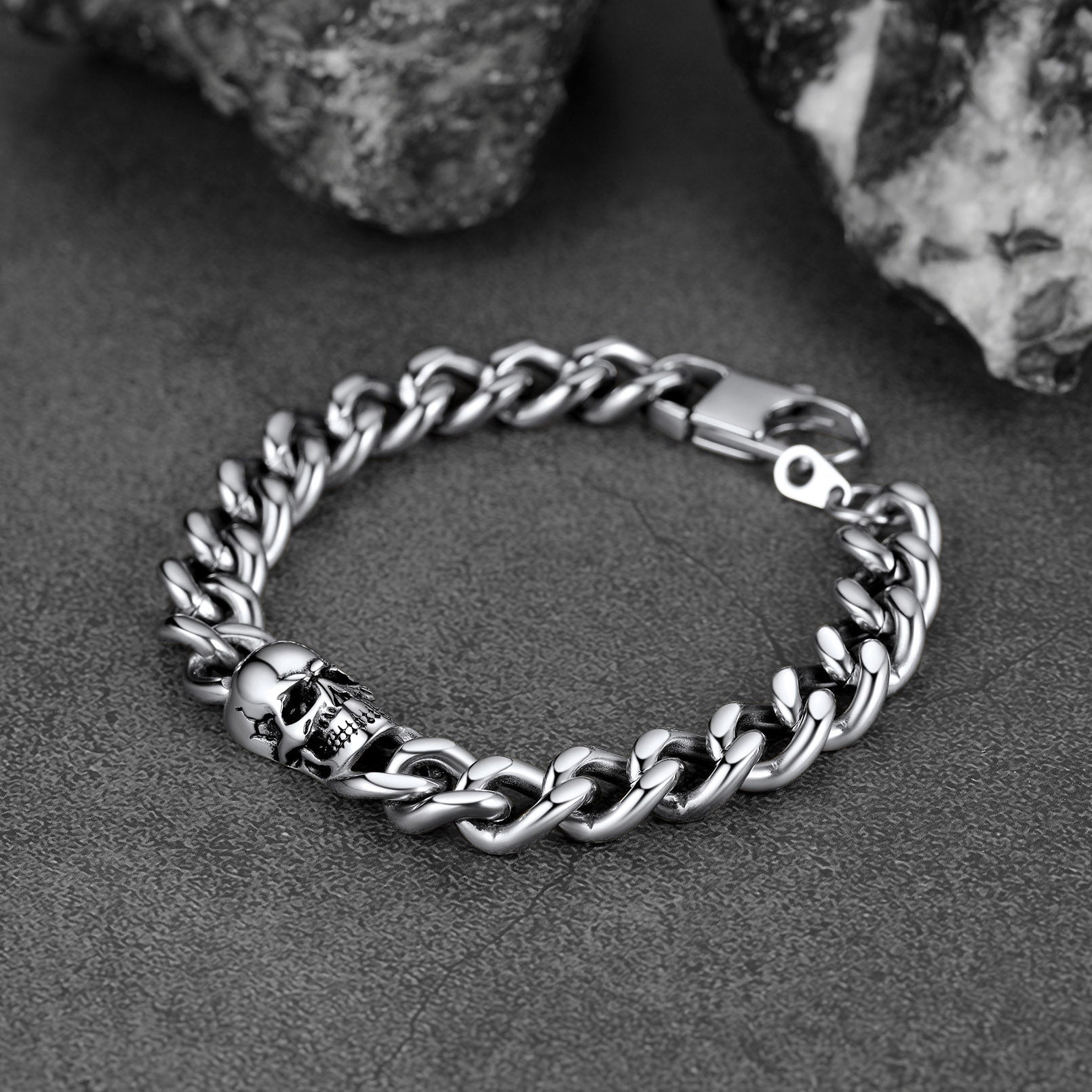 Gothic Heavy Cuban Chain Skull Bracelet For Men in Stainless Steel